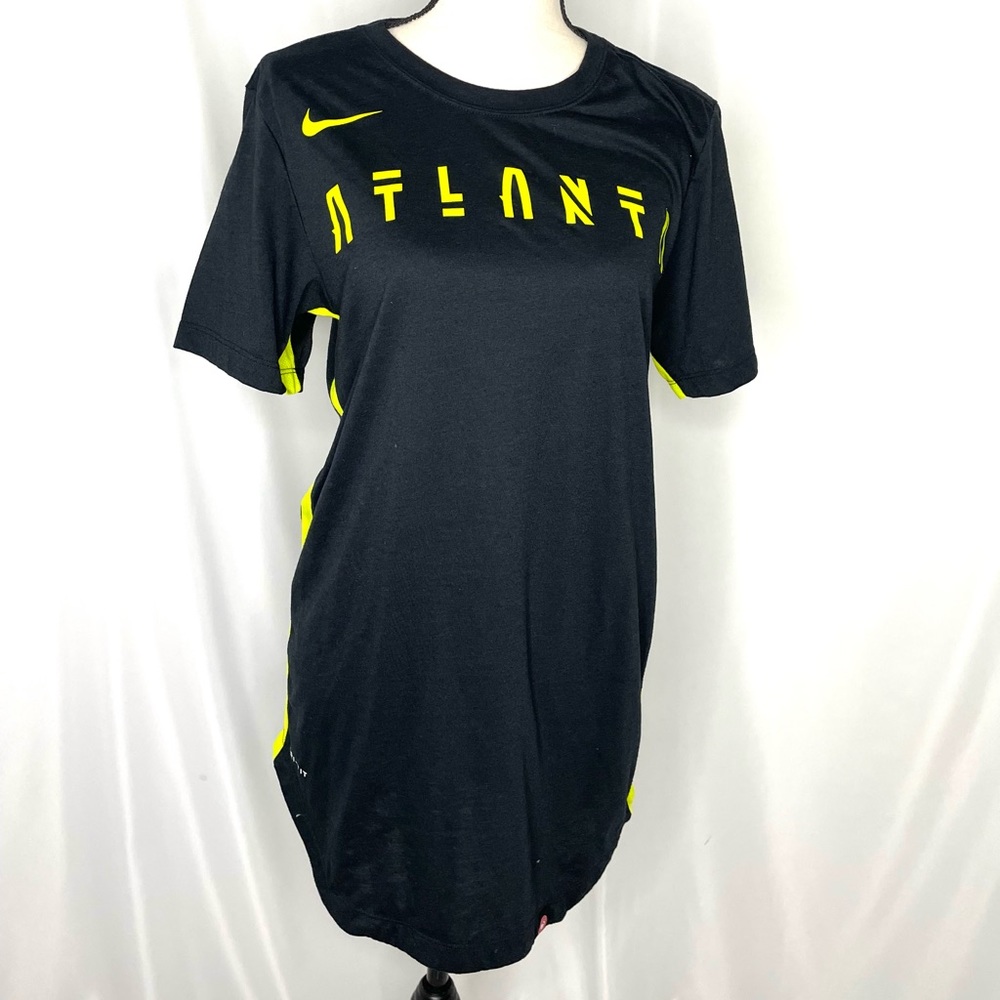 Womans Nike Atlanta Hawks T-shirt